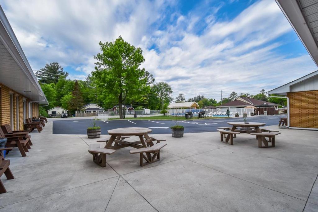 Beach Club By Beach1 Motel Wasaga Beach Exterior foto