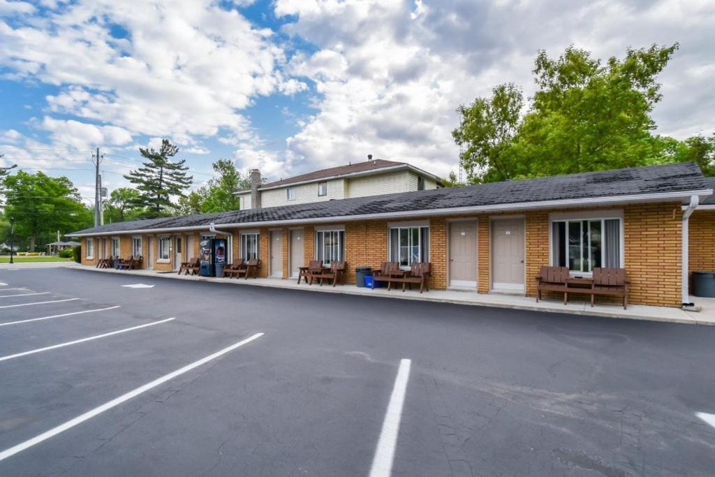 Beach Club By Beach1 Motel Wasaga Beach Exterior foto